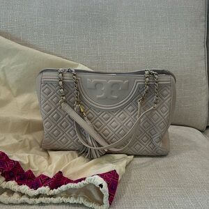 Tory Burch Fleming Light Pink Beige Quilted Leather Shoulder Bag Retailed $598